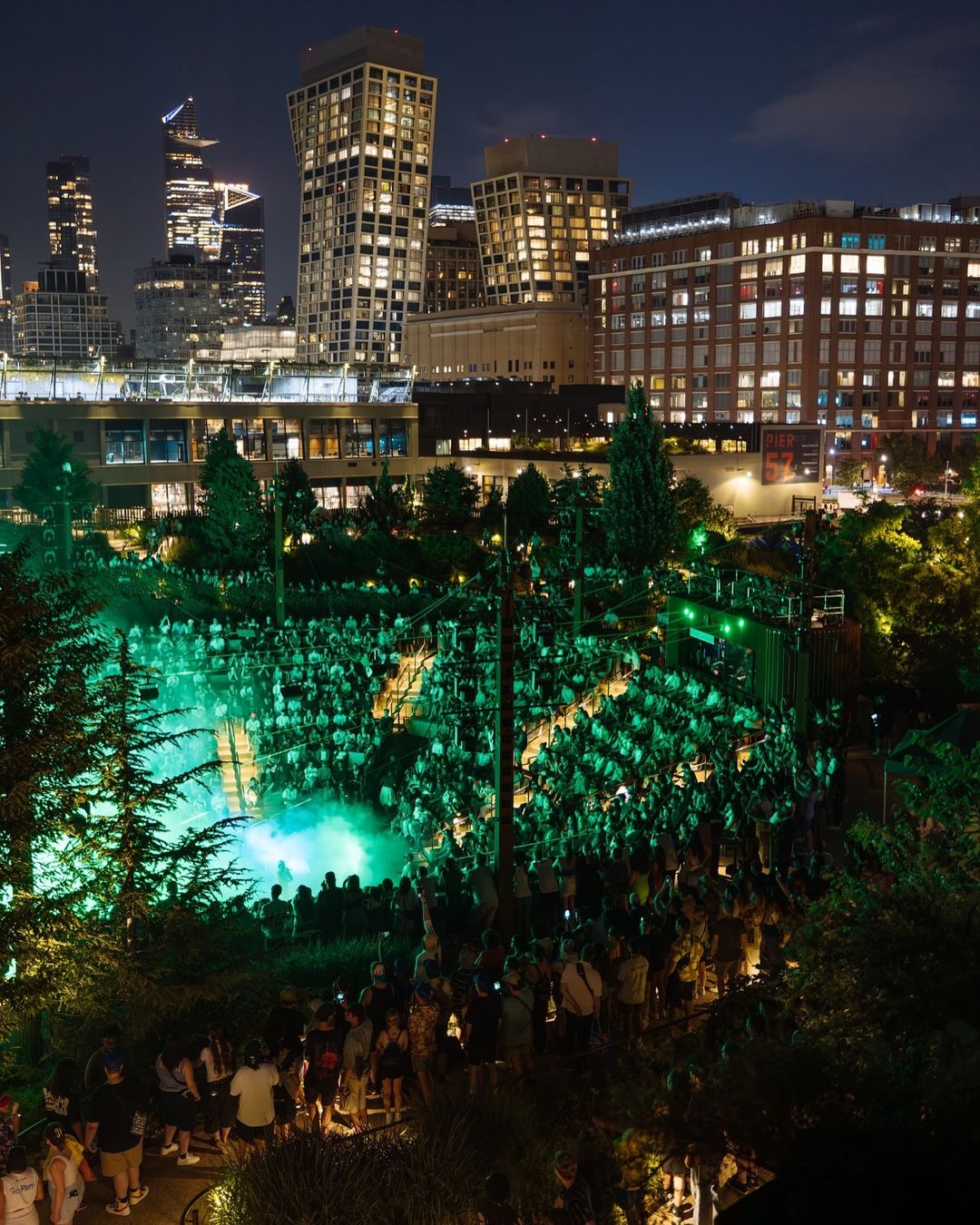 XVY – Bando Stone & The New World, Little Island, New York, 07/2024, ph: aplasticplant XVY – Bando Stone & The New World, Little Island, New York, 07/2024, ph: aplasticplant